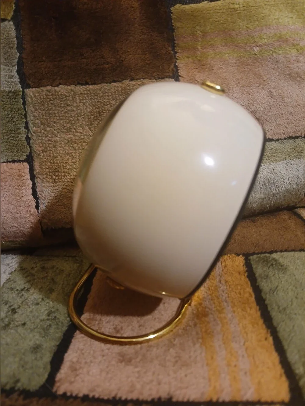 White and Gold Round Table Clock